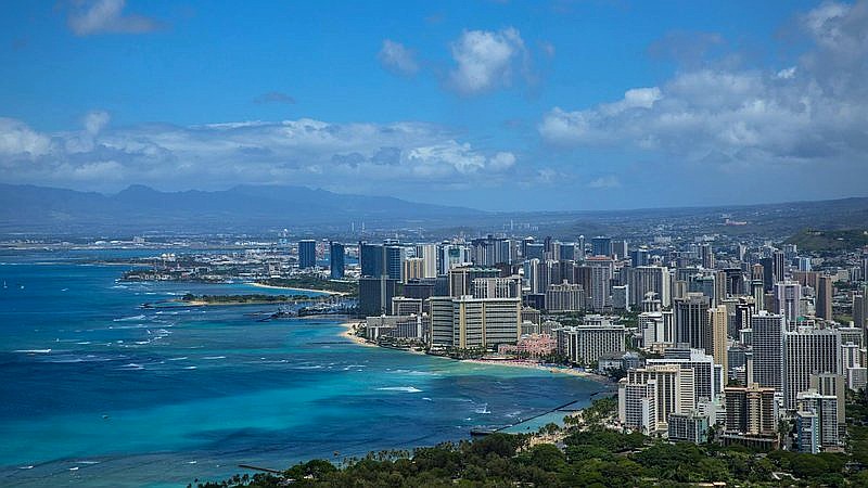 Neiman Marcus Ala Moana closing - finance article image 2