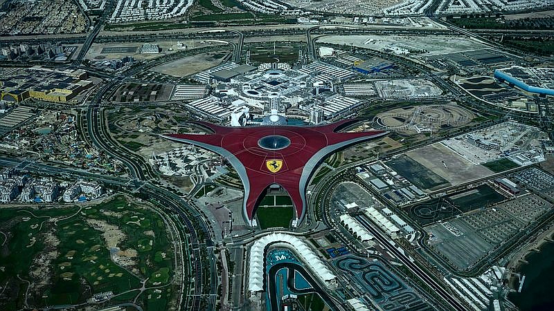 Warner Bros Discovery stock - lifestyle article image 2