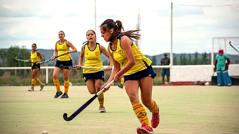 Women's Hockey Team - sport article image 2