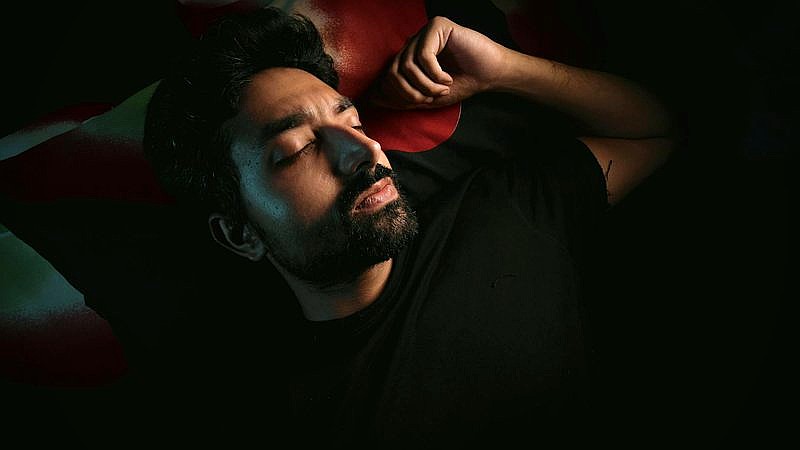 sleeping on your left side - health article image 3