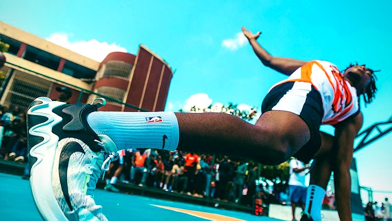 Hawks stun Knicks - sport article image 2