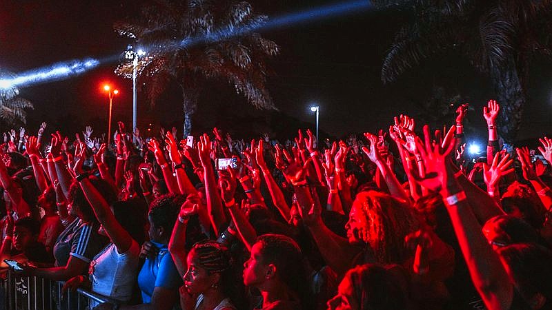 Sabrina Carpenter Coachella - travel article image 3