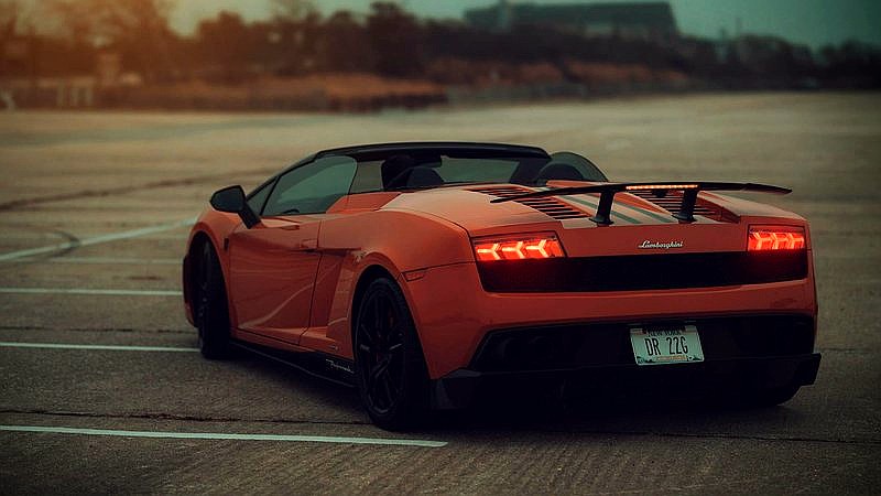 Lamborghini Fenomeno Roadster - tech article image 3