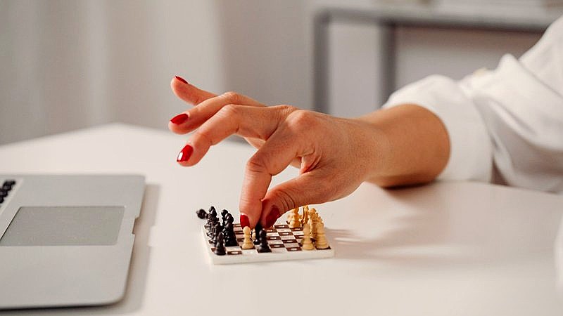 midlife habits brain health - health article image 3