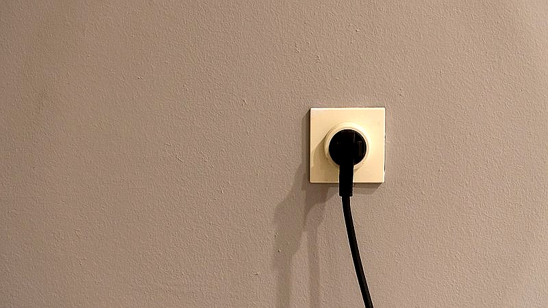 unplug devices - home improvement article image 3