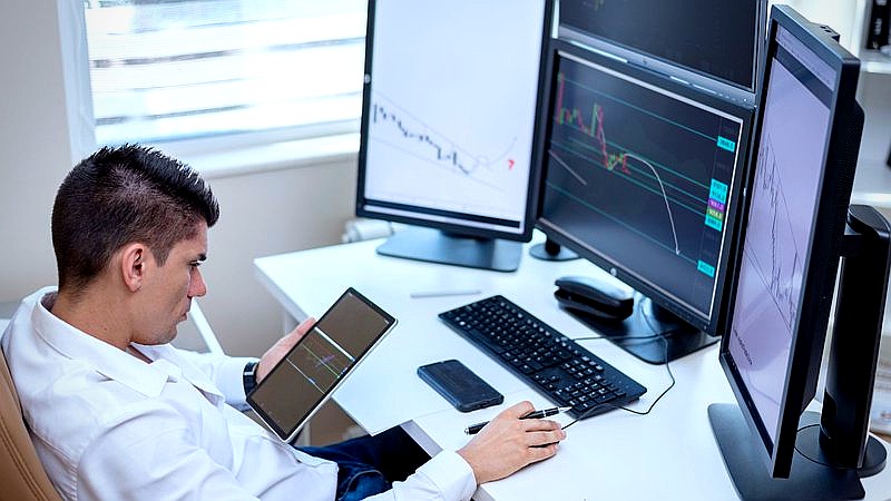stock futures inch higher - finance article image 3