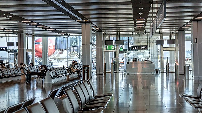 American Airlines grab-and-go lounge - finance article image 2
