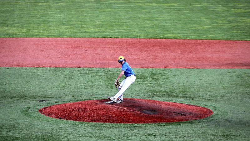 Kade Anderson pitching debut - sport article image 2