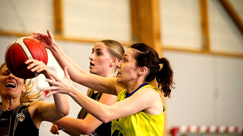 Gray's buzzer-beater - travel article image 2